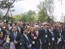 Участники закладки и открытия Сада Столетия на территории кампуса Университета Цинхуа.