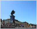 памятник королю Густаву III напротив Королевского дворца